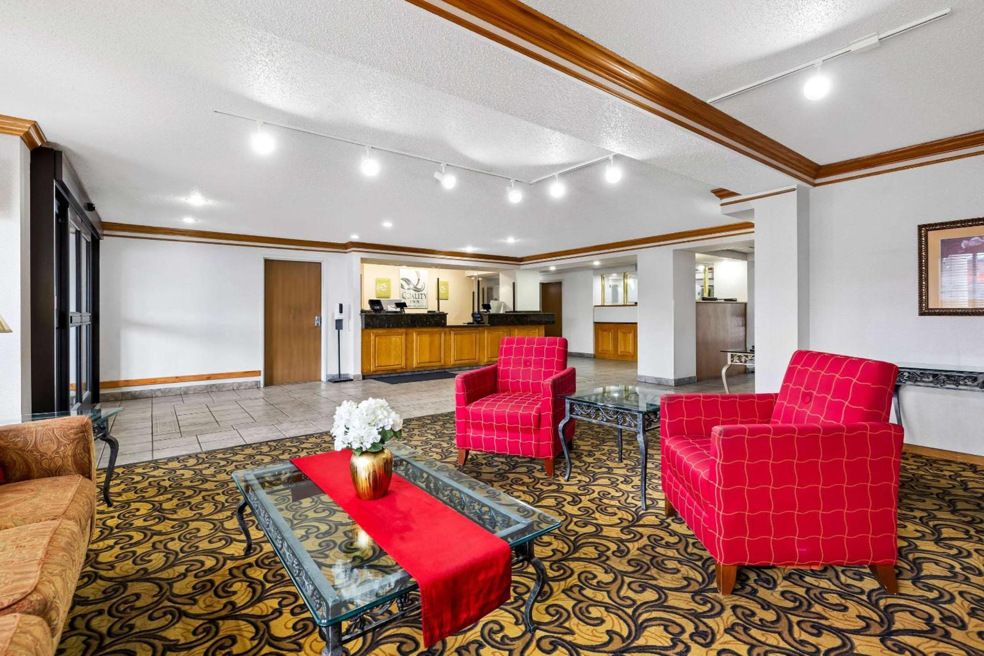 Quality Inn Near Monument Health Rapid City Hospital Εξωτερικό φωτογραφία