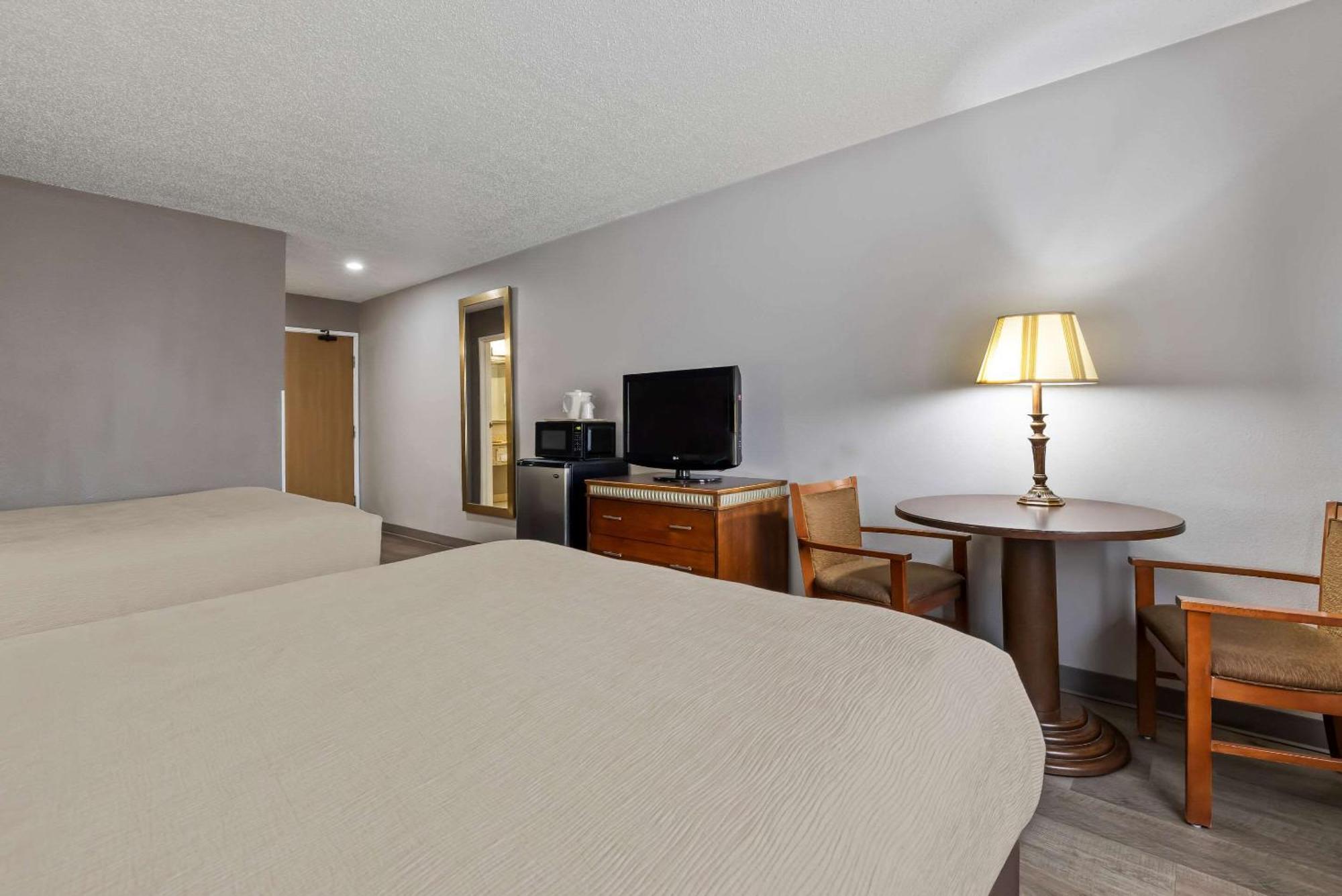 Quality Inn Near Monument Health Rapid City Hospital Εξωτερικό φωτογραφία