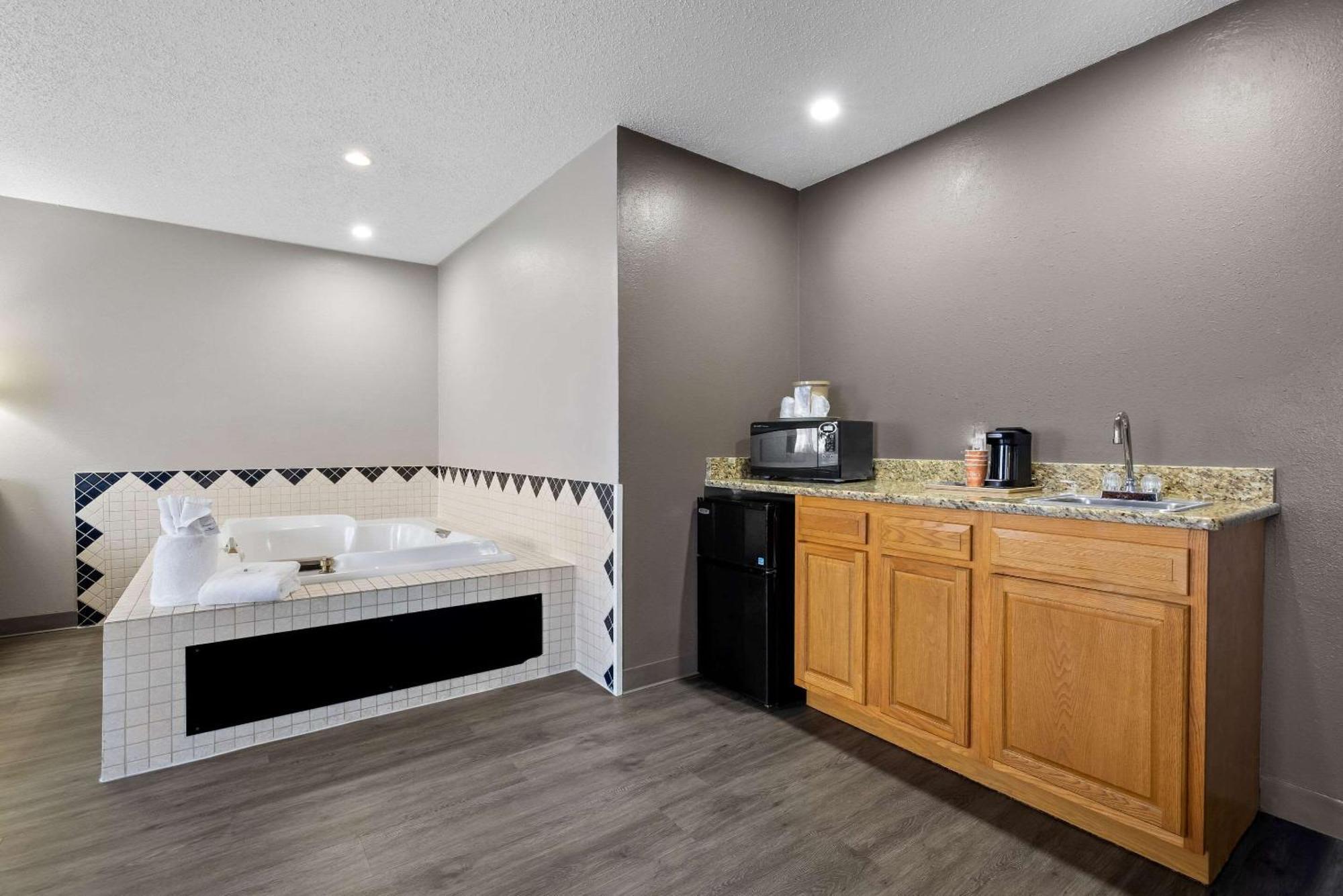 Quality Inn Near Monument Health Rapid City Hospital Εξωτερικό φωτογραφία